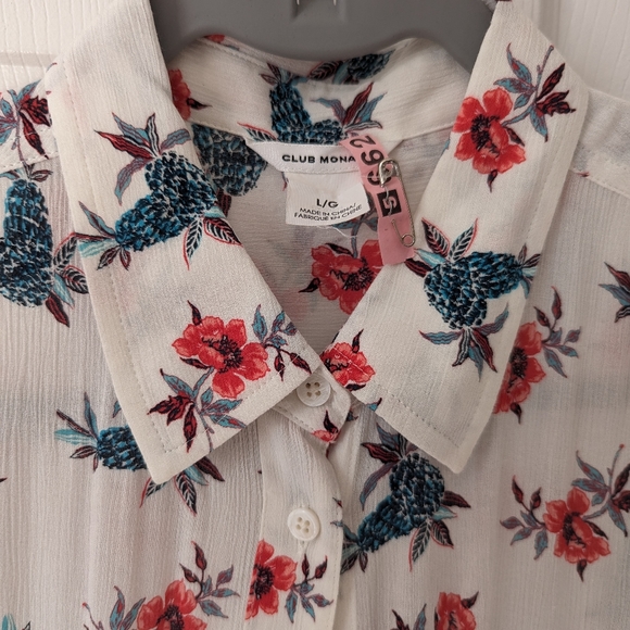 Club Monaco Button down shirt 💙🩷🍍 - Picture 3 of 6